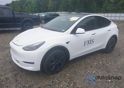 2024 Tesla Model Y Long Range Dual Motor All-Wheel Drive/Rwd from USA, damaged, VIN 7SAYGDED9RA331840